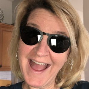 Meet your Posher, Sandy